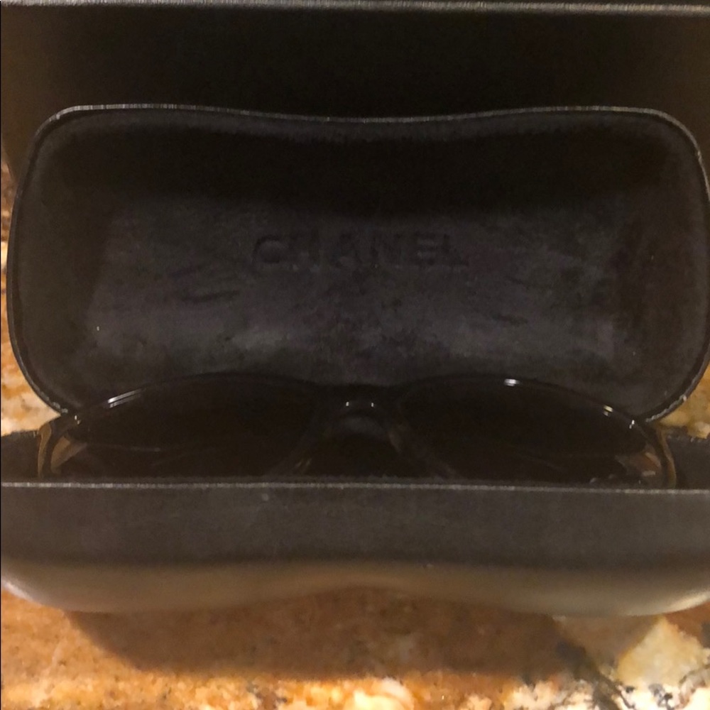 Chanel sunglasses - Picture 8 of 8